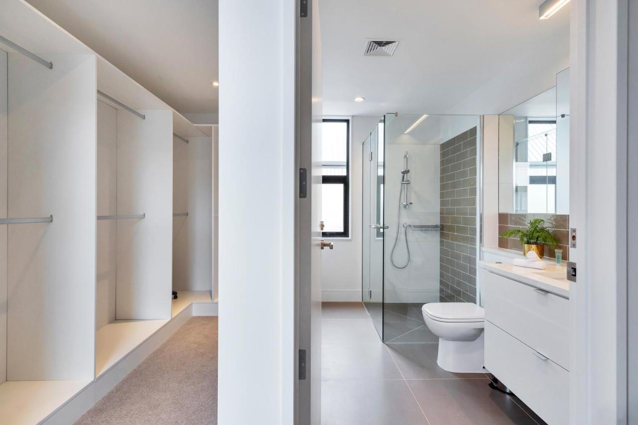 Вілла Blissful Breeze Townhouse With Parking And Patio Окленд Екстер'єр фото