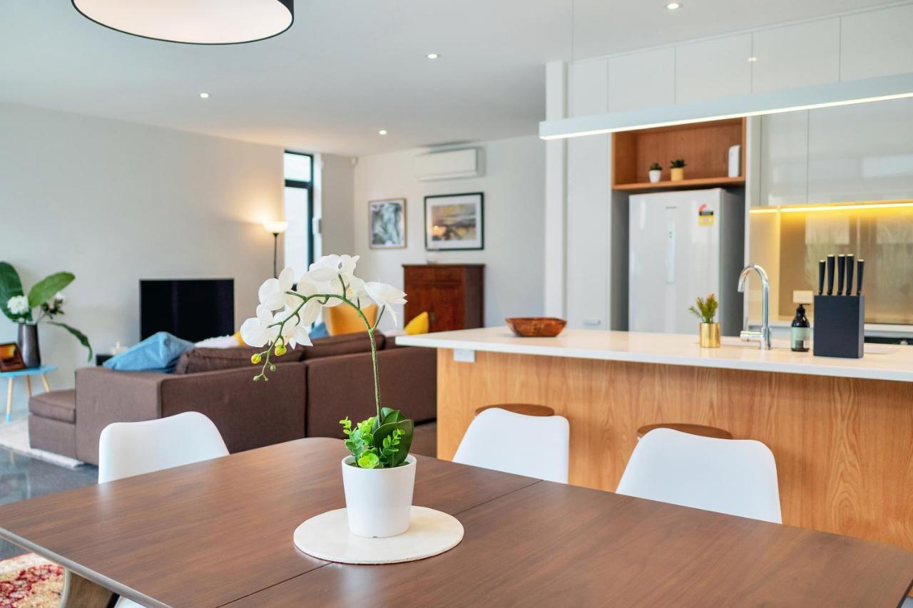 Вілла Blissful Breeze Townhouse With Parking And Patio Окленд Екстер'єр фото
