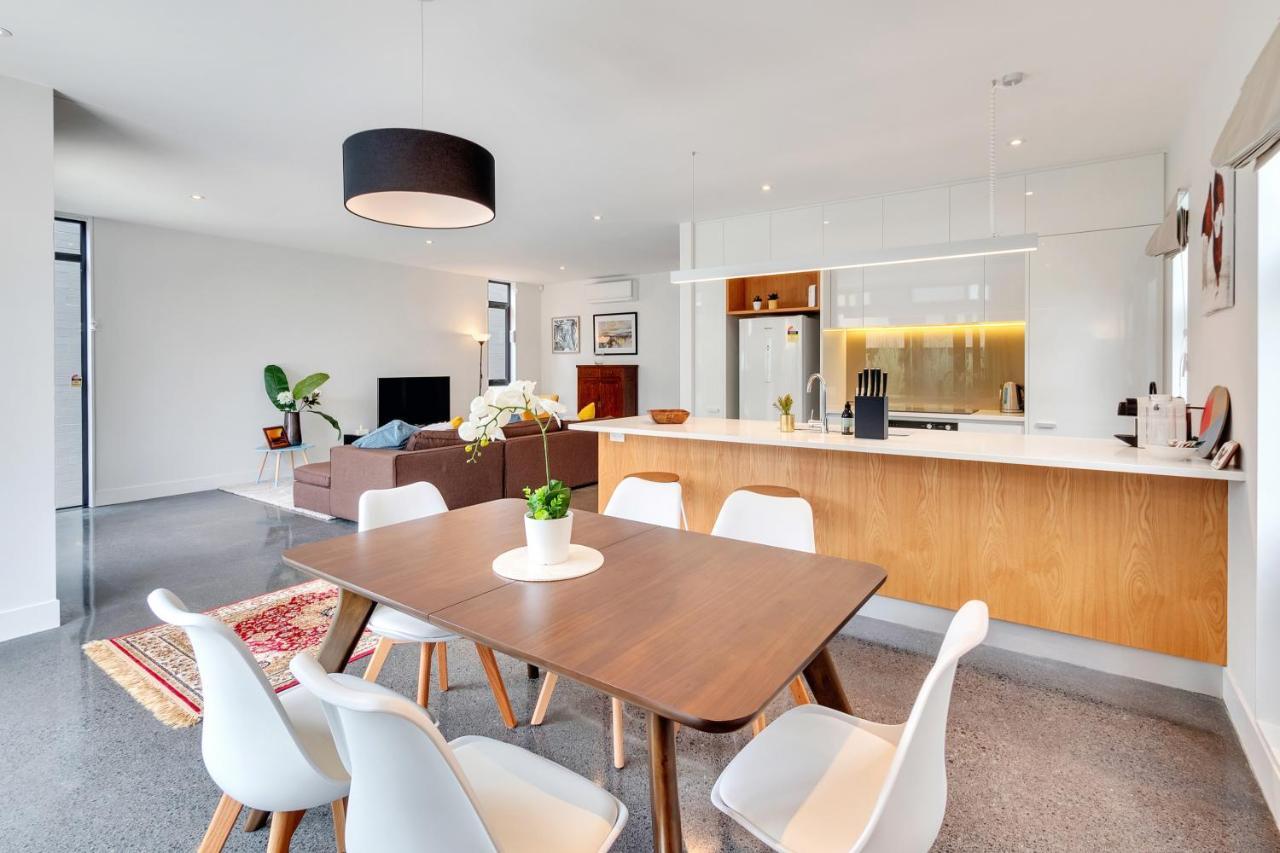 Вілла Blissful Breeze Townhouse With Parking And Patio Окленд Екстер'єр фото